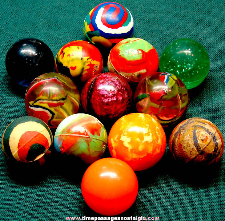 (13) Colorful Medium Size Gum Ball Machine Prize Rubber Toy Super Balls