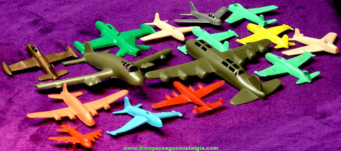 (15) Small Old United States Air Force Colorful Plastic Toy Airplanes (15) Small Old United States Air Force Colorful Plastic Toy Airplanes