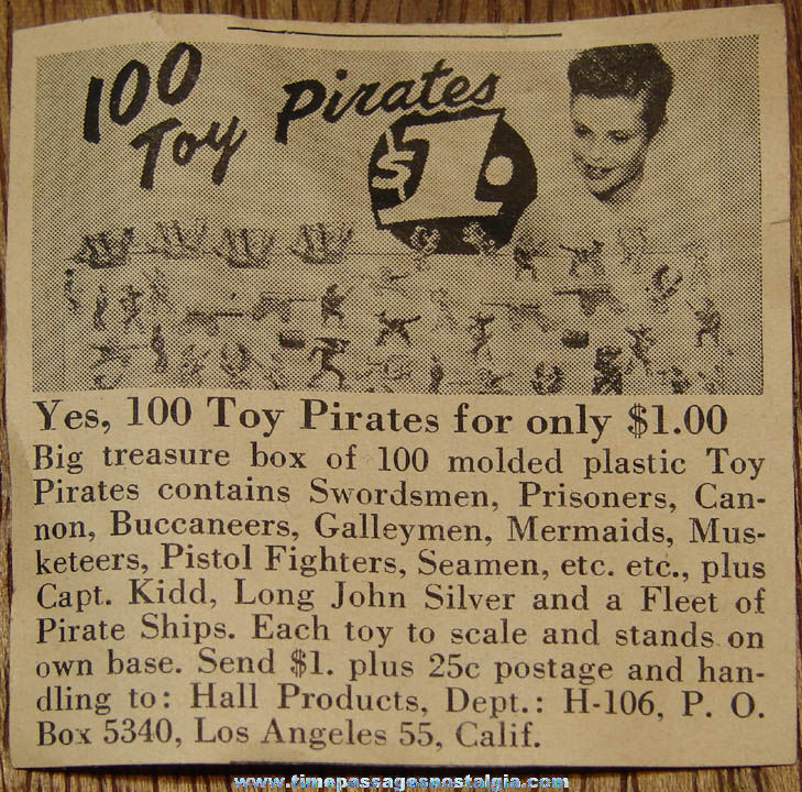 (100) Old Toy Pirate Plastic Play Set Figures With Treasure Chest Box & Advertisement