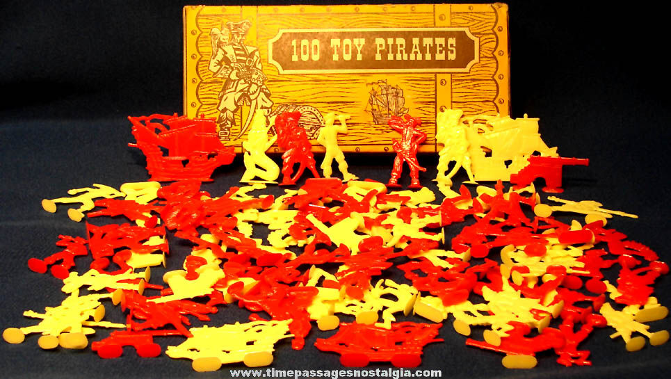 (100) Old Toy Pirate Plastic Play Set Figures With Treasure Chest Box & Advertisement