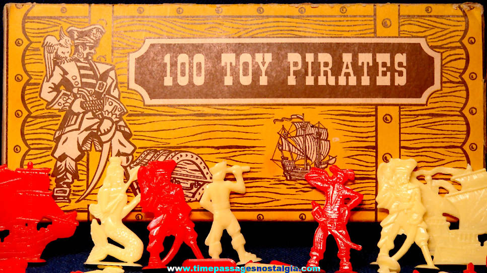 (100) Old Toy Pirate Plastic Play Set Figures With Treasure Chest Box & Advertisement