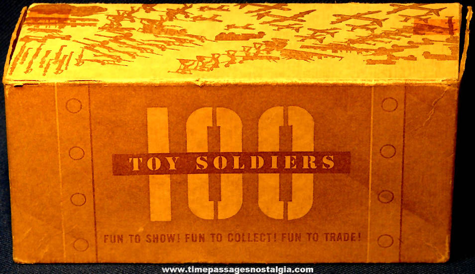 (100) Old Toy Soldiers Plastic Play Set Figures With Foot Locker Box & Advertisement